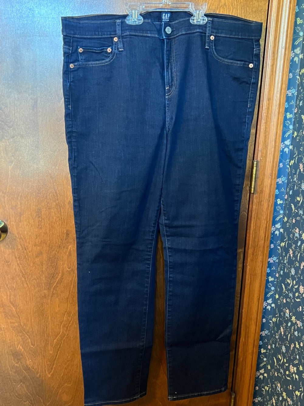 GAP Classic Straight Jeans in Dark Wash Sz 35R